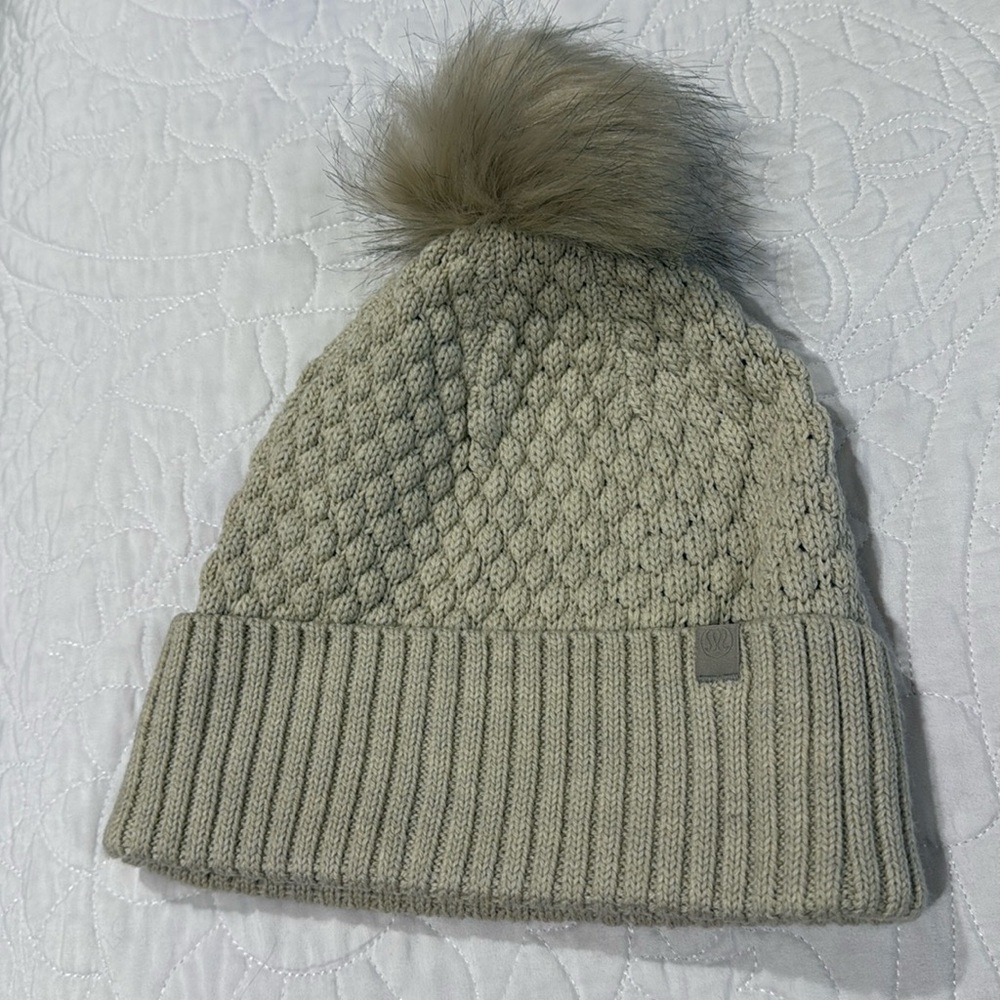 Lululemon Bubble Knit Pom Beanie. One Size